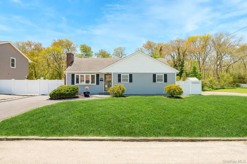 344 Atlantic Avenue Bay Shore NY 11706