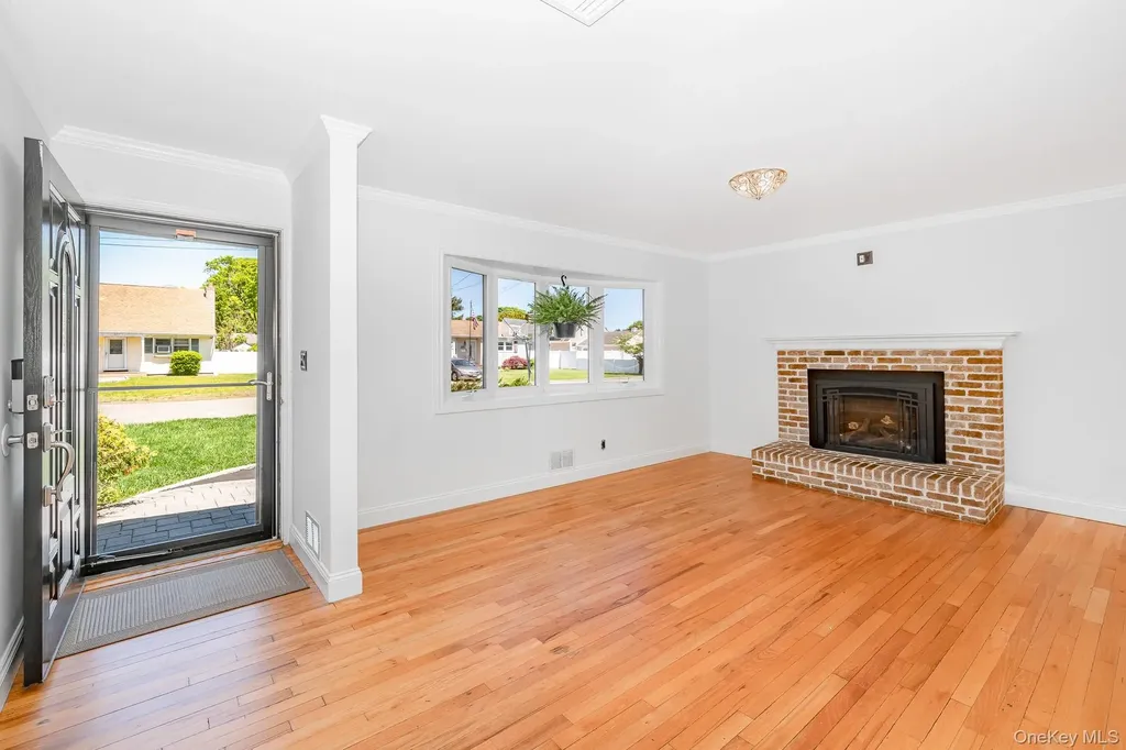 344 Atlantic Avenue Bay Shore NY 11706