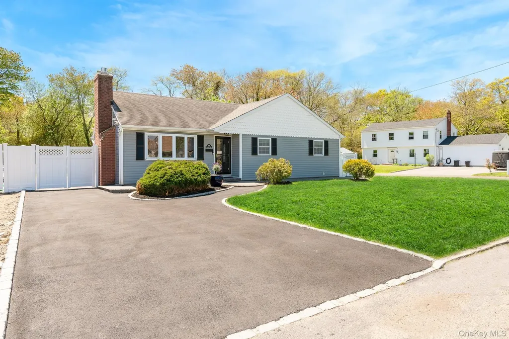 344 Atlantic Avenue Bay Shore NY 11706
