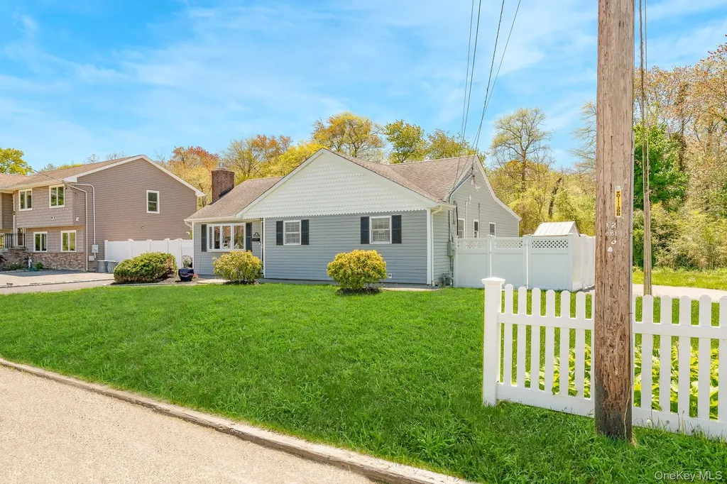 344 Atlantic Avenue Bay Shore NY 11706