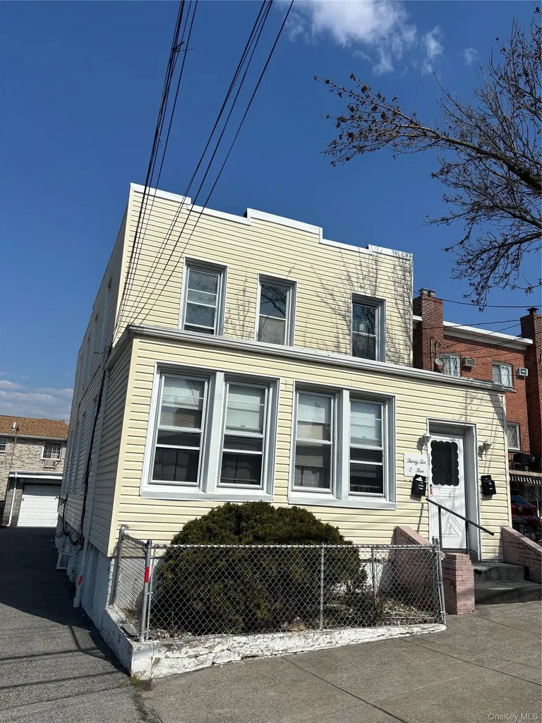 3205 Lafayette Avenue Bronx NY 10465