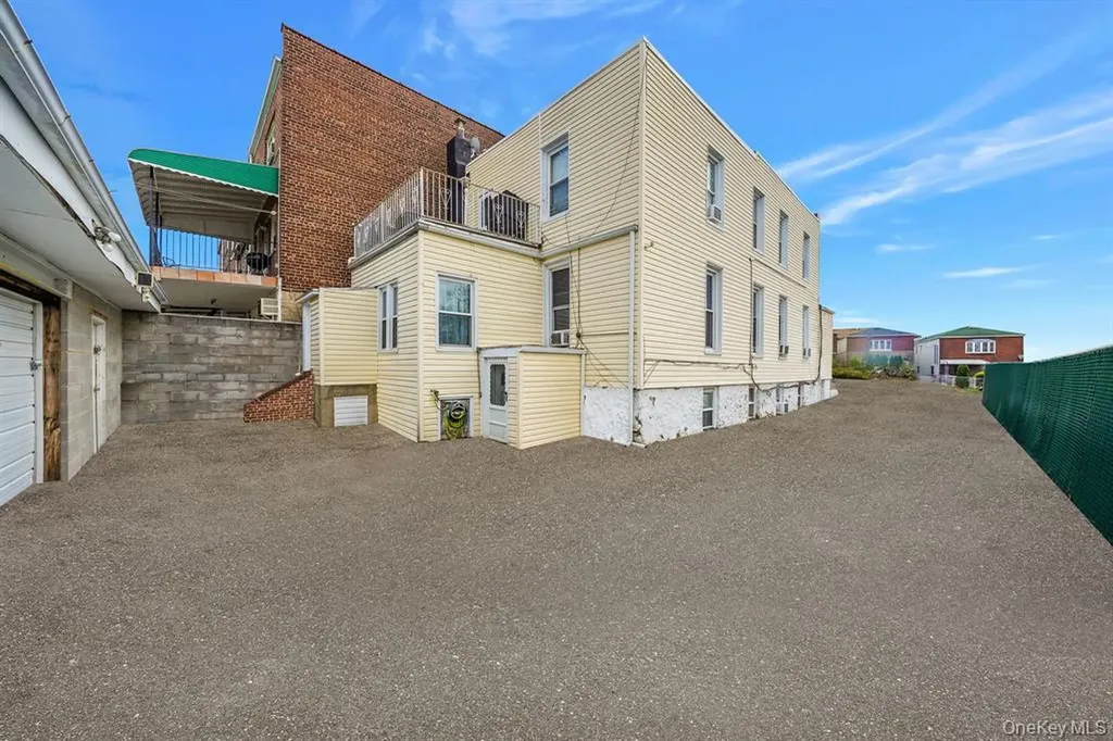 3205 Lafayette Avenue Bronx NY 10465