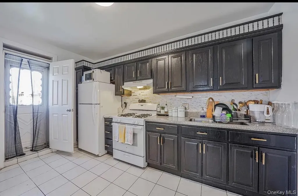 3205 Lafayette Avenue Bronx NY 10465