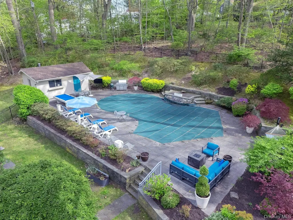 7 Southeast Road Sands Point NY 11050