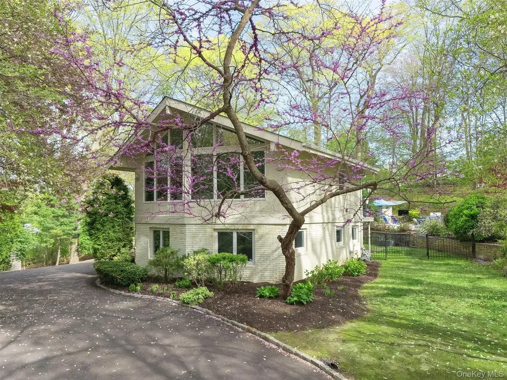 7 Southeast Road Sands Point NY 11050