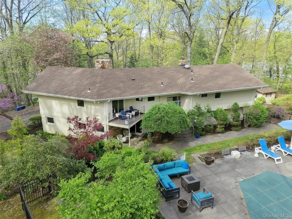 7 Southeast Road Sands Point NY 11050