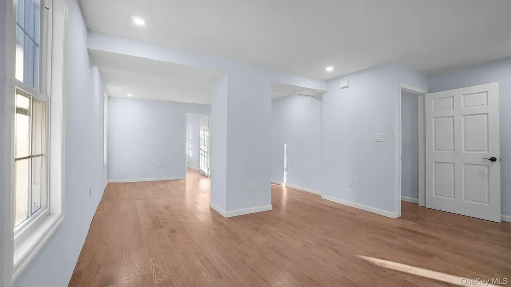 4518 Richardson Avenue Bronx NY 10470