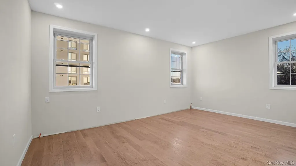4518 Richardson Avenue Bronx NY 10470