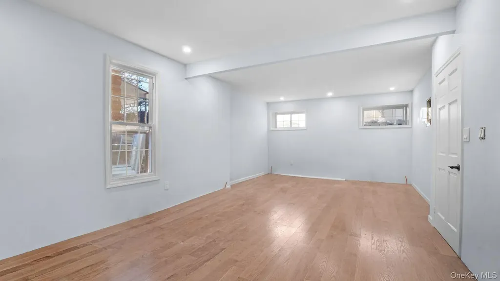 4518 Richardson Avenue Bronx NY 10470