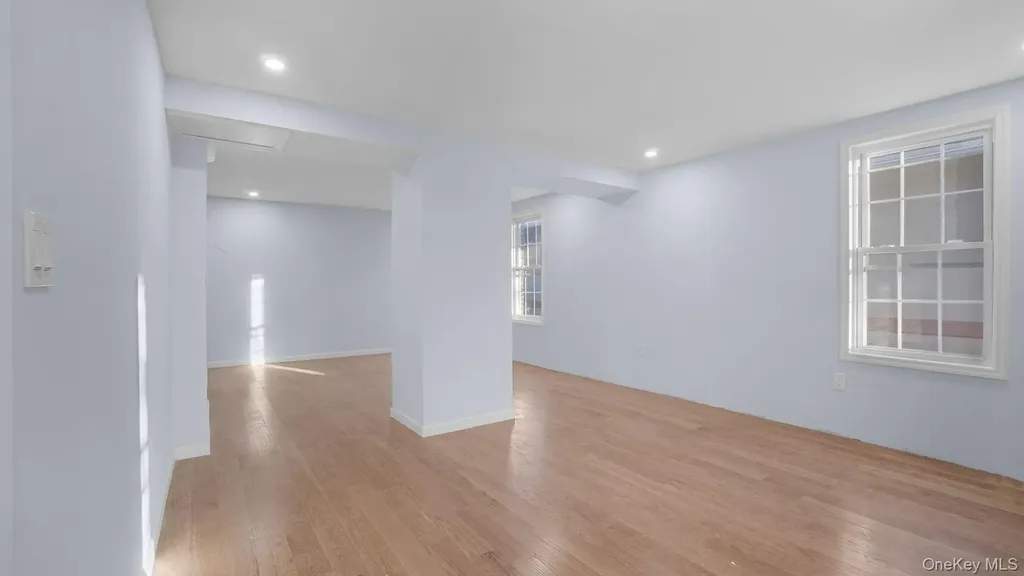4518 Richardson Avenue Bronx NY 10470