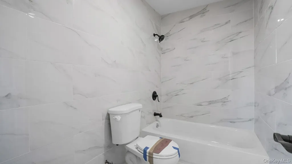 4518 Richardson Avenue Bronx NY 10470