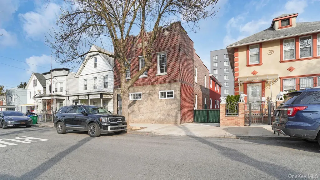 4518 Richardson Avenue Bronx NY 10470