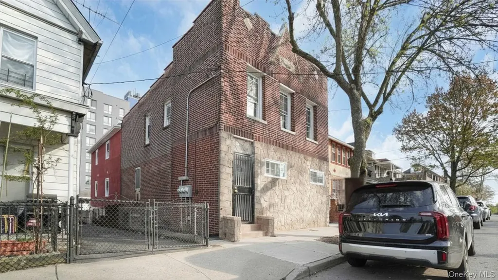 4518 Richardson Avenue Bronx NY 10470
