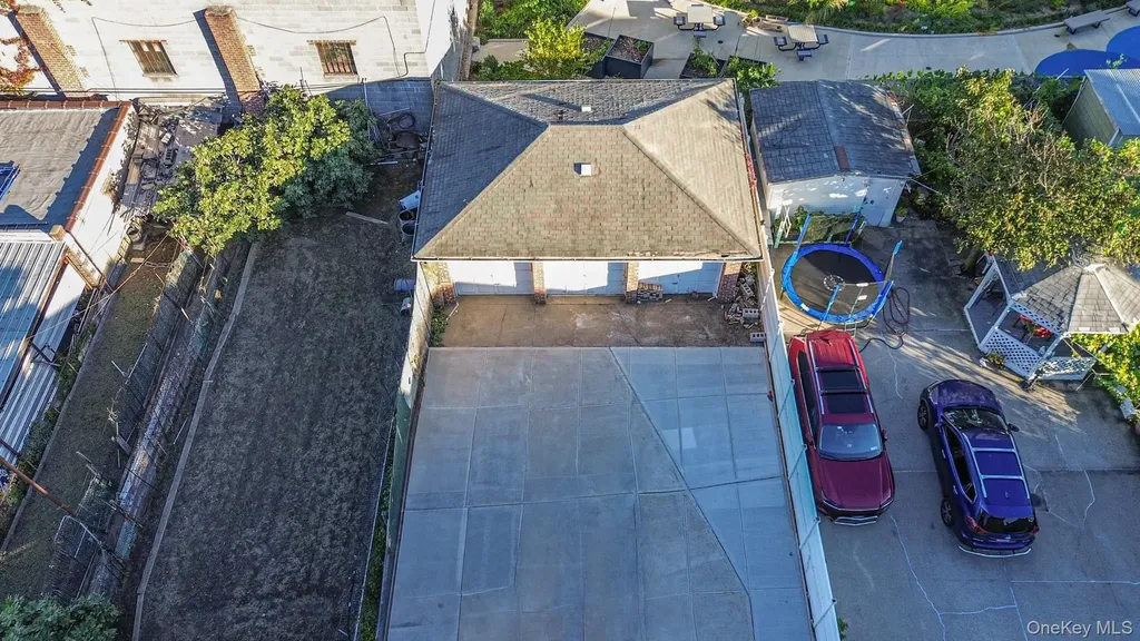 4518 Richardson Avenue Bronx NY 10470