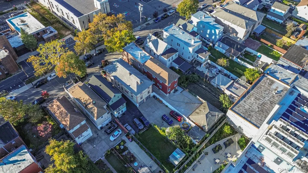 4518 Richardson Avenue Bronx NY 10470
