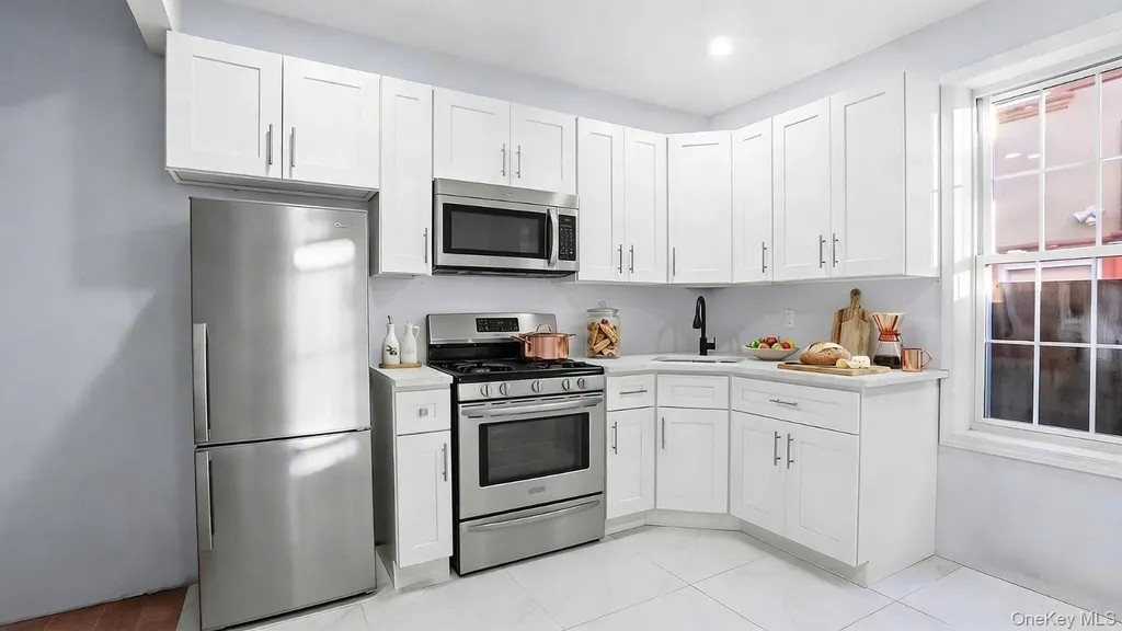4518 Richardson Avenue Bronx NY 10470