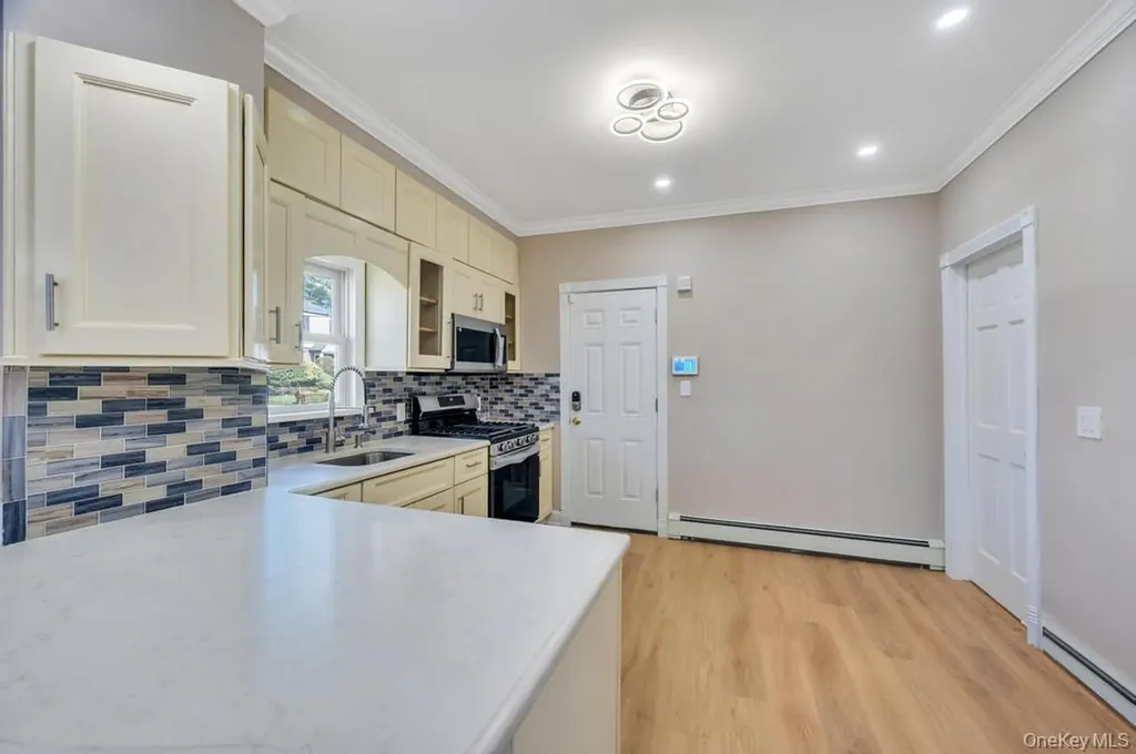 24 W Dover Street Valley Stream NY 11580