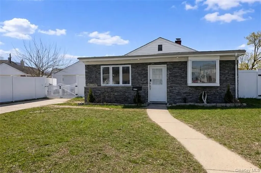 2504 Cypress Avenue East Meadow NY 11554
