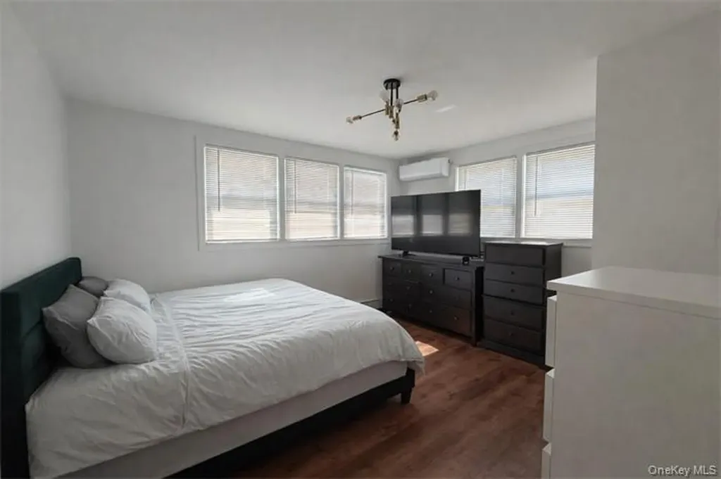 2504 Cypress Avenue East Meadow NY 11554