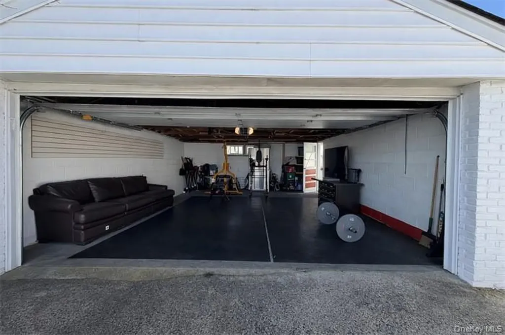 2504 Cypress Avenue East Meadow NY 11554