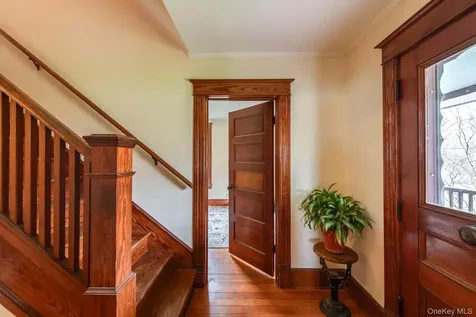 949 Freedom Road Pleasant Valley NY 12569