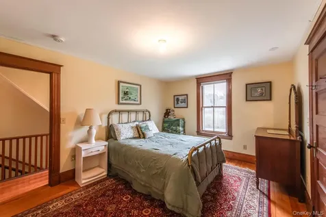 949 Freedom Road Pleasant Valley NY 12569