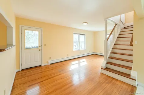 949 Freedom Road Pleasant Valley NY 12569