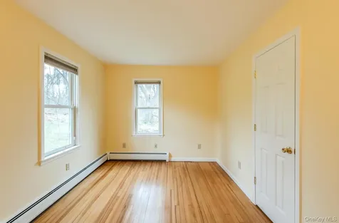 949 Freedom Road Pleasant Valley NY 12569