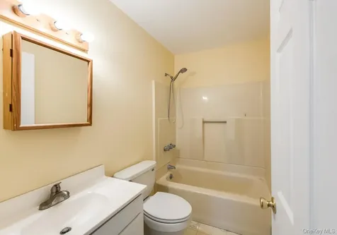 949 Freedom Road Pleasant Valley NY 12569