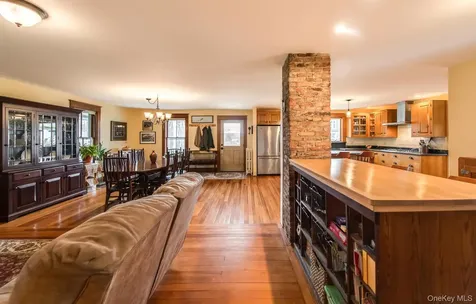 949 Freedom Road Pleasant Valley NY 12569
