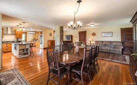 949 Freedom Road Pleasant Valley NY 12569