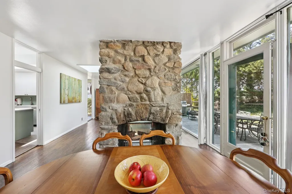 44 Old Country Road New Rochelle NY 10804