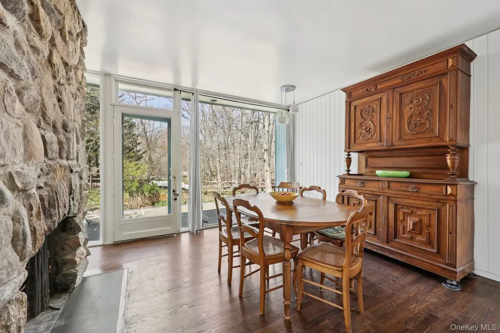 44 Old Country Road New Rochelle NY 10804