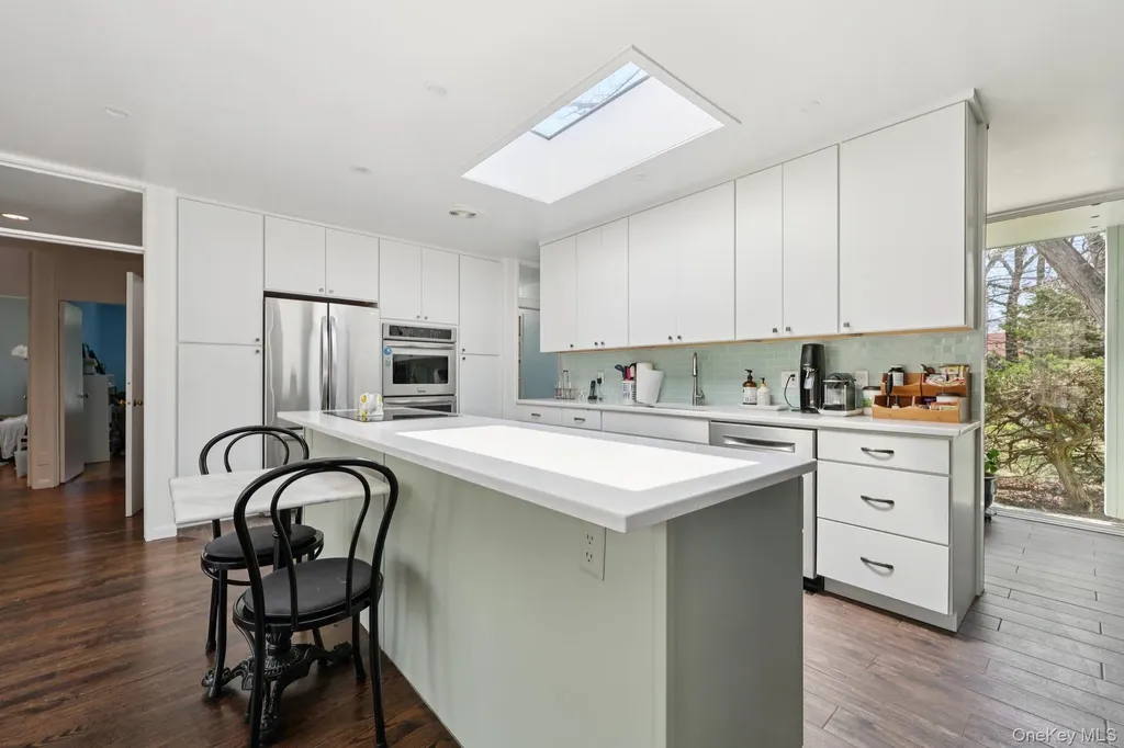 44 Old Country Road New Rochelle NY 10804
