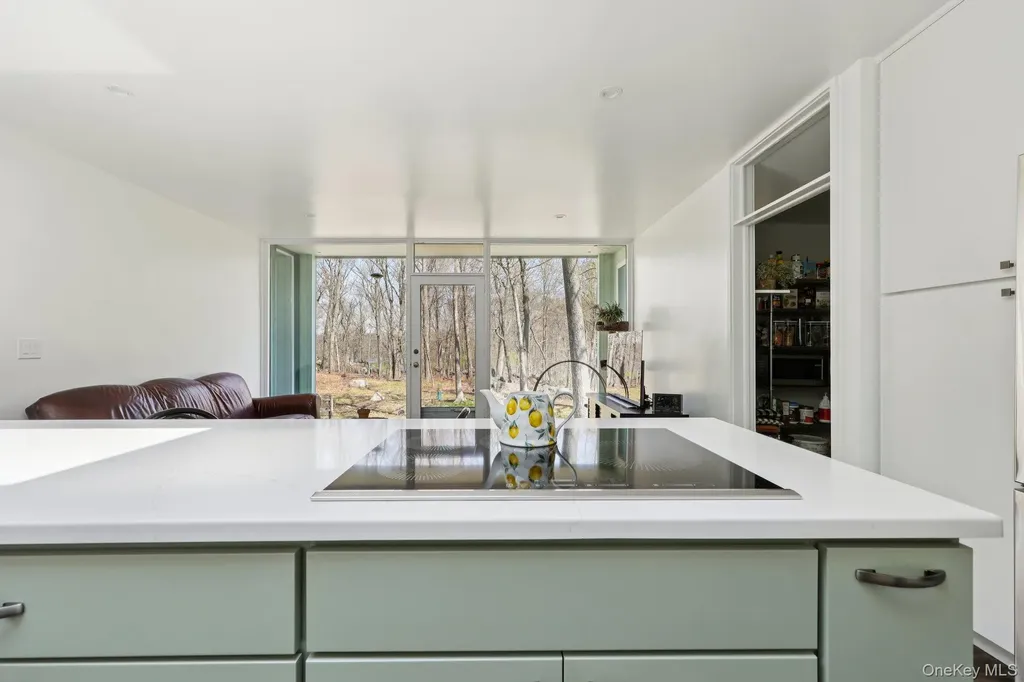44 Old Country Road New Rochelle NY 10804