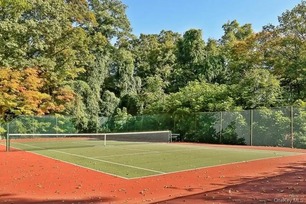 44 Old Country Road New Rochelle NY 10804