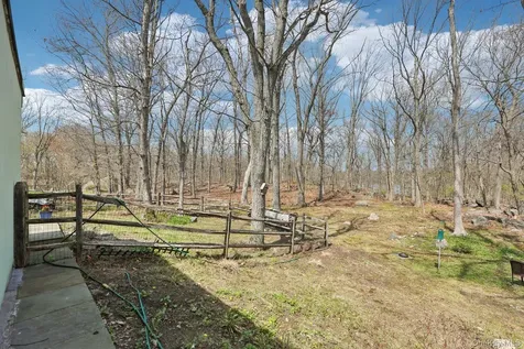 44 Old Country Road New Rochelle NY 10804