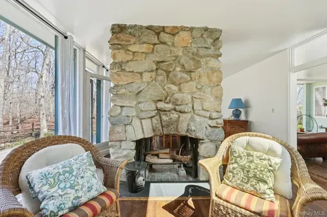 44 Old Country Road New Rochelle NY 10804