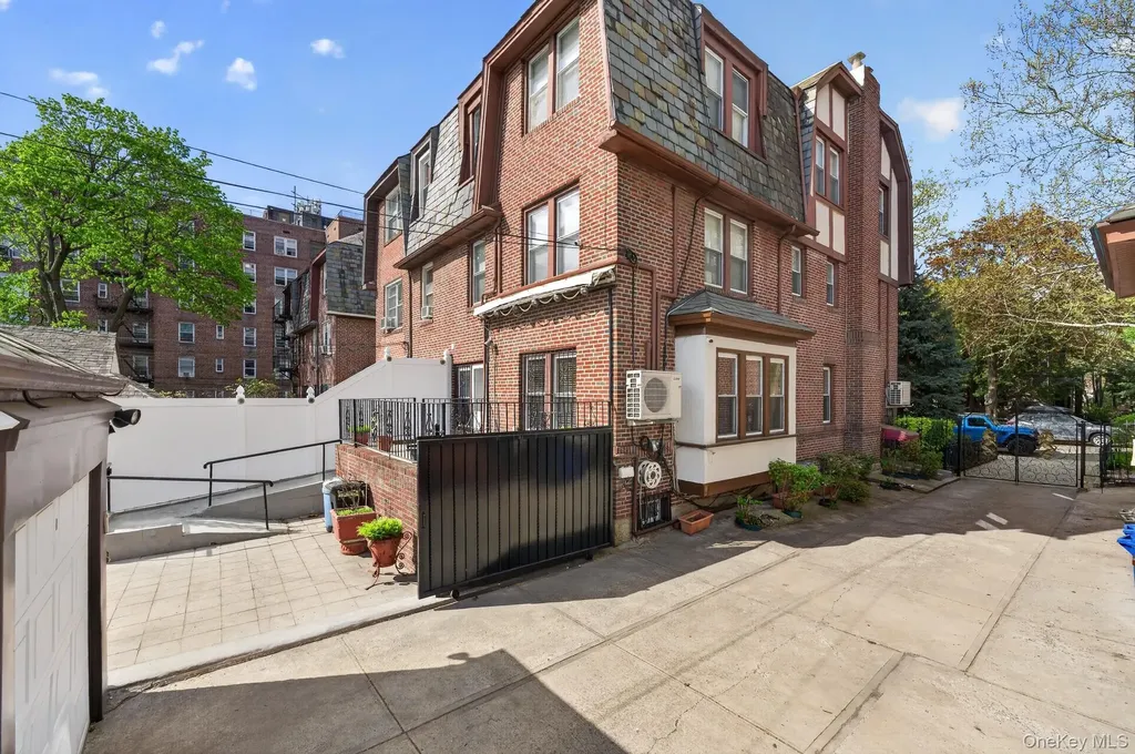 3335 85th Street Jackson Heights NY 11372
