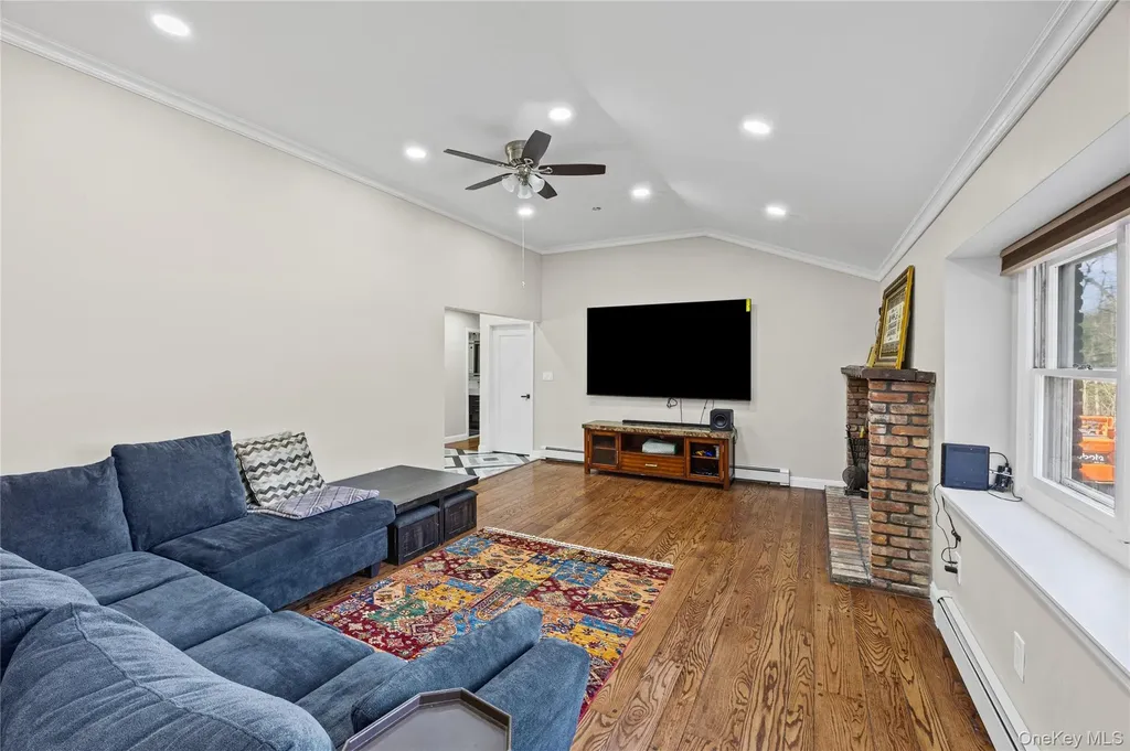 9 Weaver Lane Dix Hills NY 11746