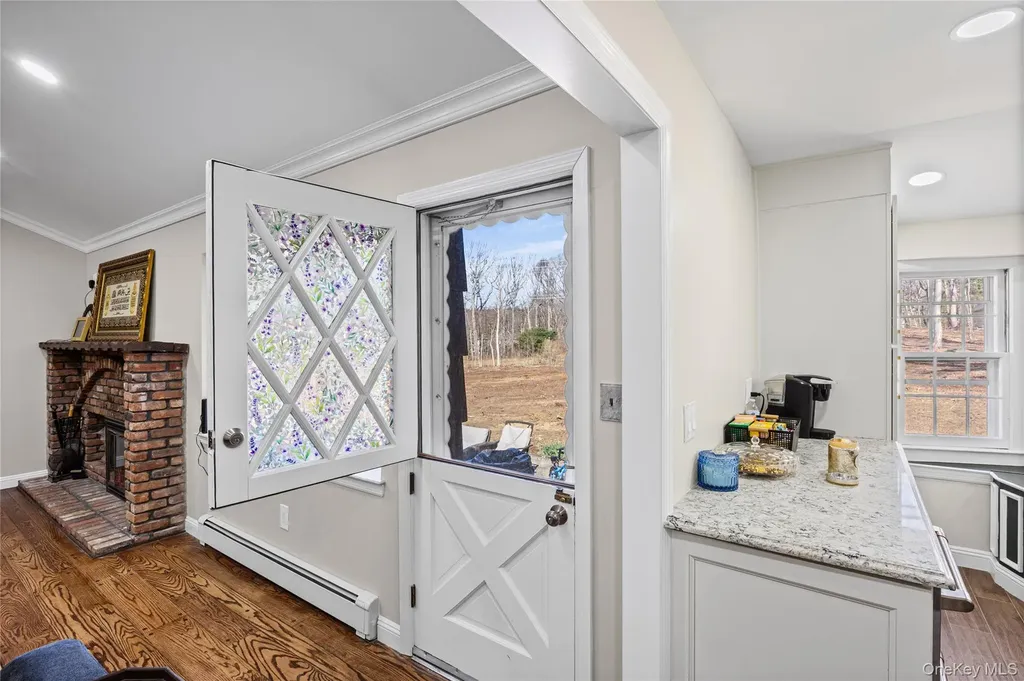 9 Weaver Lane Dix Hills NY 11746