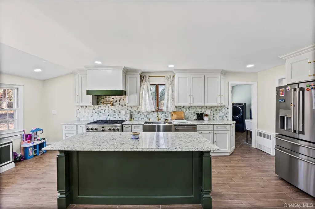 9 Weaver Lane Dix Hills NY 11746