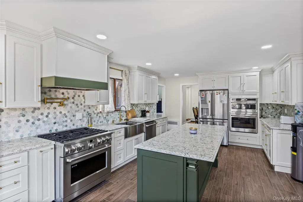 9 Weaver Lane Dix Hills NY 11746