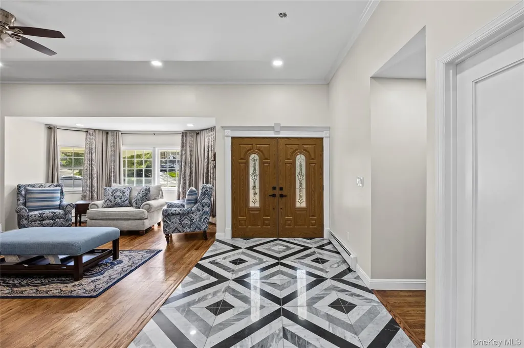 9 Weaver Lane Dix Hills NY 11746