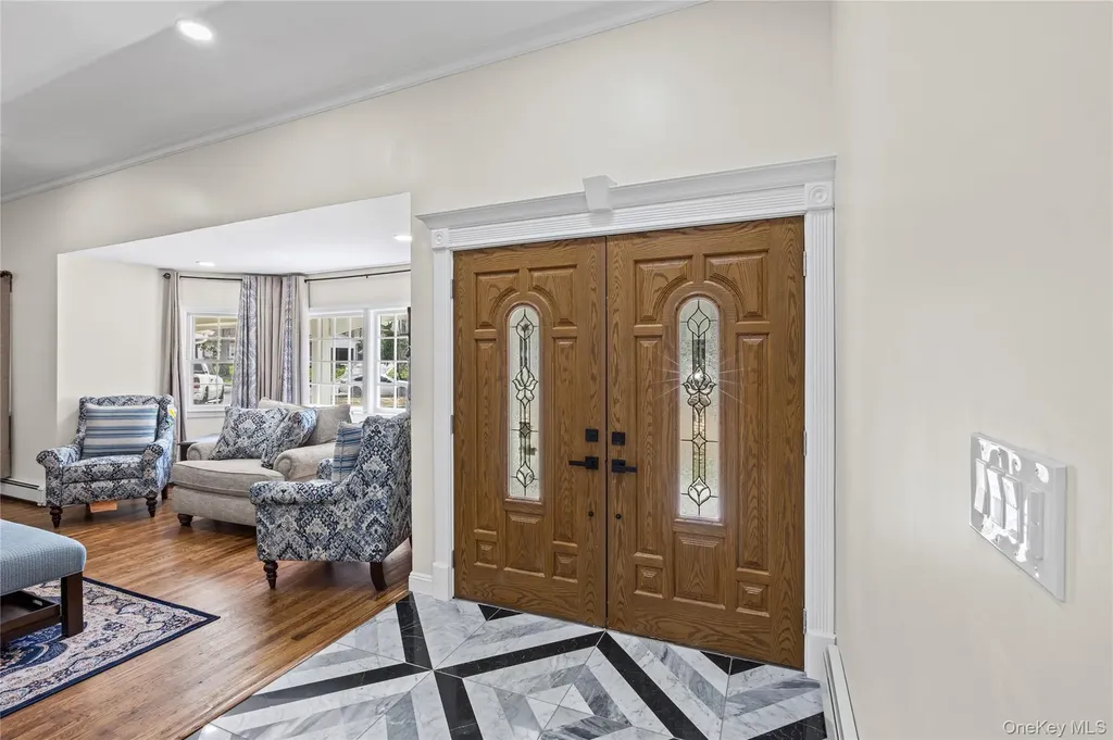 9 Weaver Lane Dix Hills NY 11746