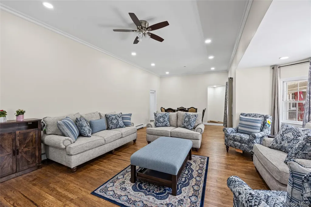 9 Weaver Lane Dix Hills NY 11746