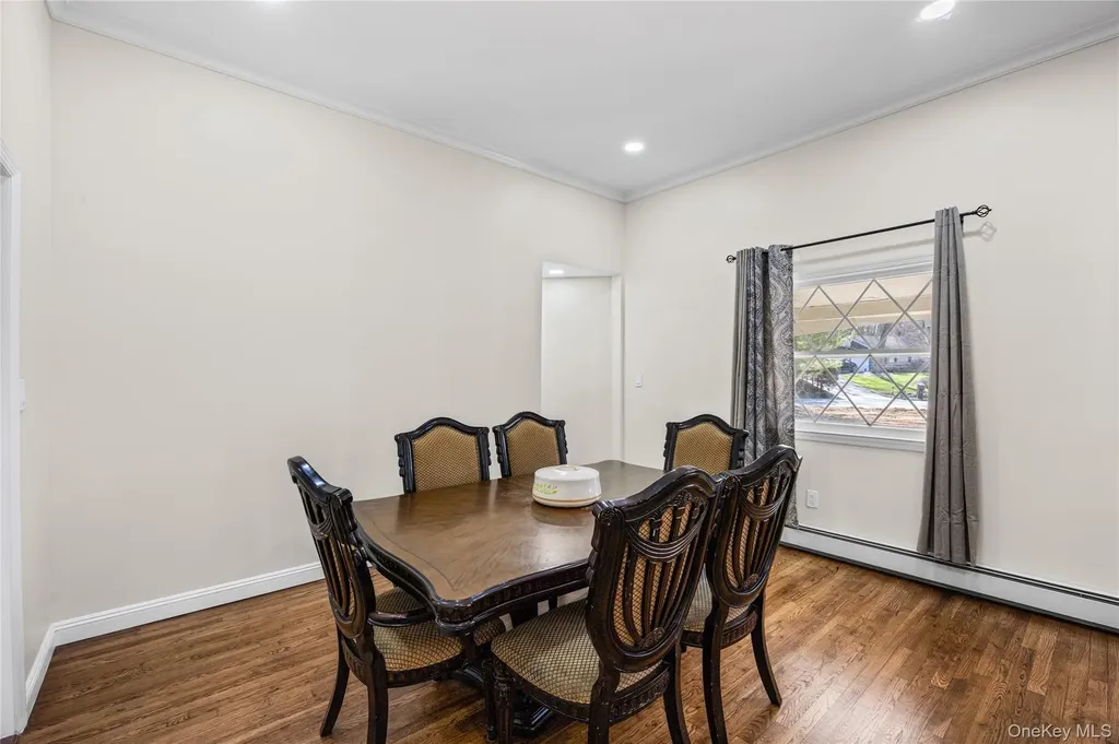 9 Weaver Lane Dix Hills NY 11746