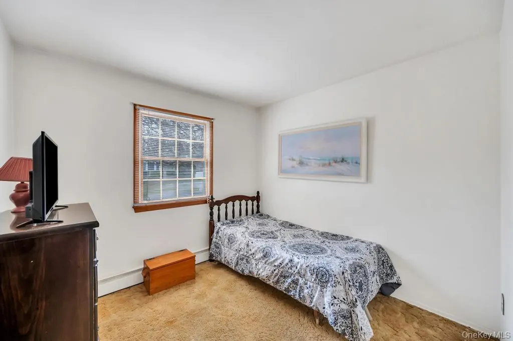 238 Centre Avenue Lindenhurst NY 11757