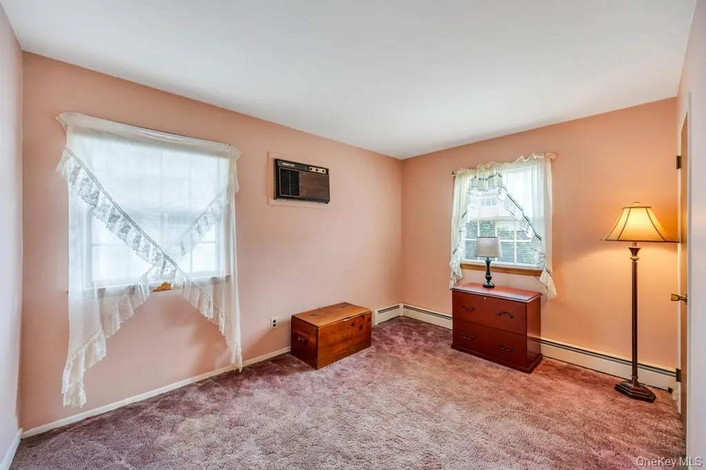 238 Centre Avenue Lindenhurst NY 11757