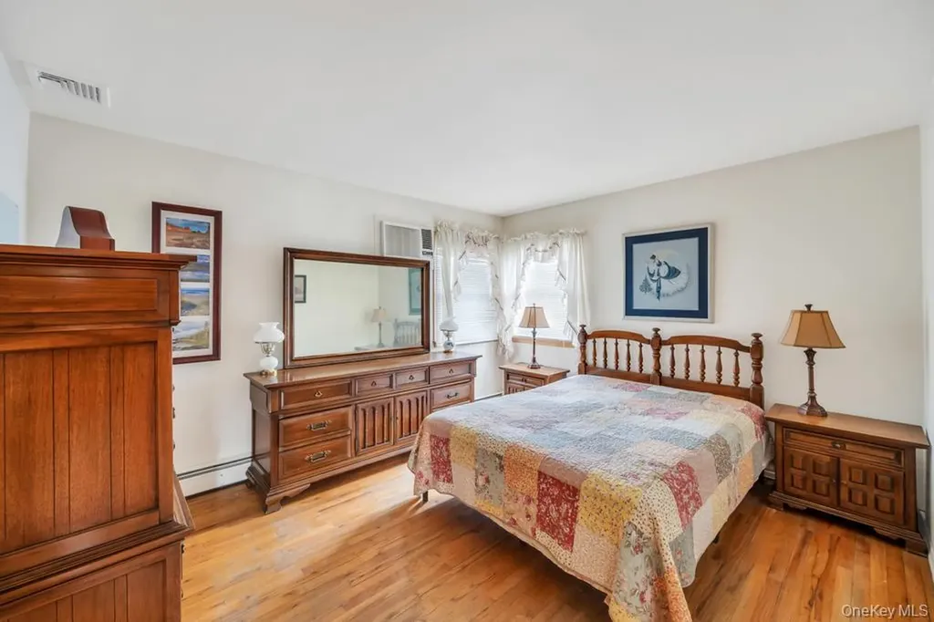 238 Centre Avenue Lindenhurst NY 11757